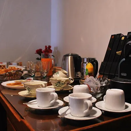 Couette-café Attico 203 *